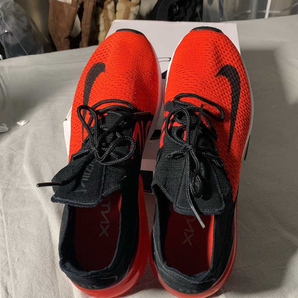 NIKE AIR MAX 270 FLYKNIT SIZE 10 MENS CHILE RED AND BLACK - Picture 6 of 9